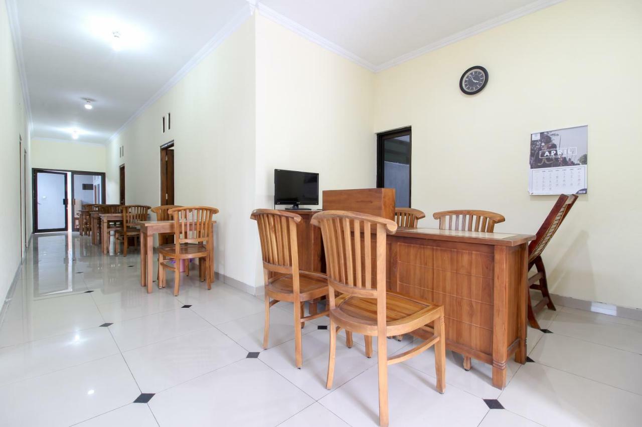 Reddoorz Near Rumah Sakit Condong Catur Maguwo Exterior foto